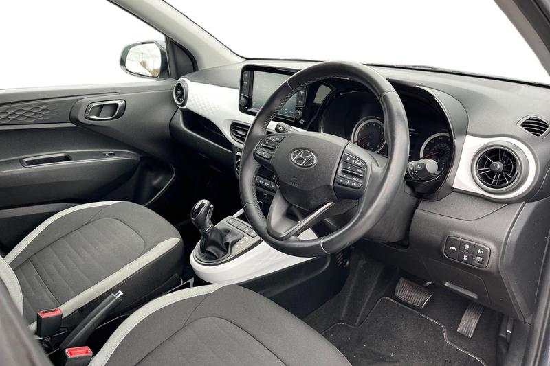 Used Hyundai i10 2023 for sale - 77641415: Photo 9