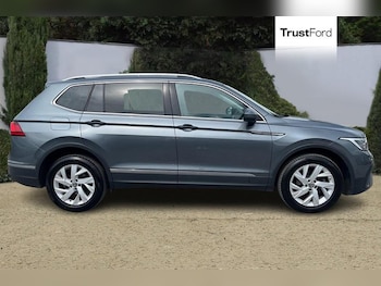 Used Volkswagen Tiguan Allspace 2023 for sale - 78918205: Photo