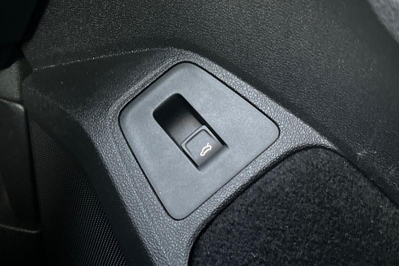 Used Volkswagen Tiguan 2020 for sale - 77529208: Photo 32