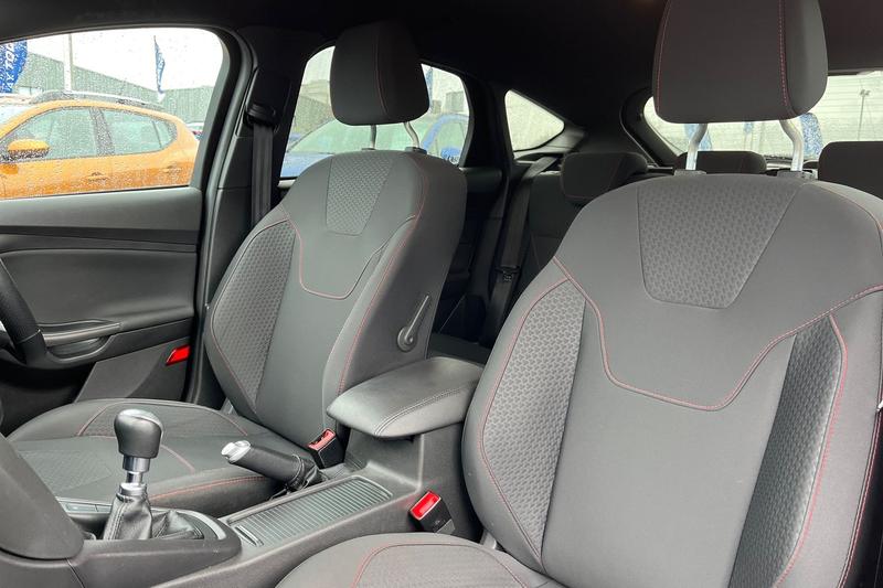 Used Ford Focus 2018 for sale - 77848739: Photo 19