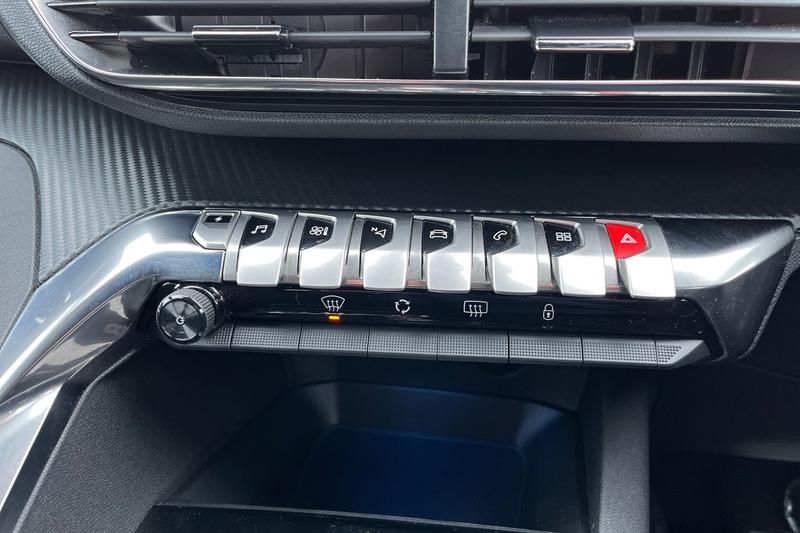 Used Peugeot 3008 2024 for sale - 77117382: Photo 25