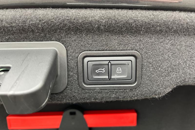 Used Audi A8 2015 for sale - 77675603: Photo 23