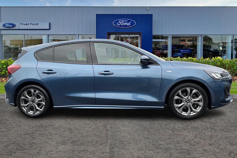 Used Ford Focus 2023 for sale - 77435520: Photo 3