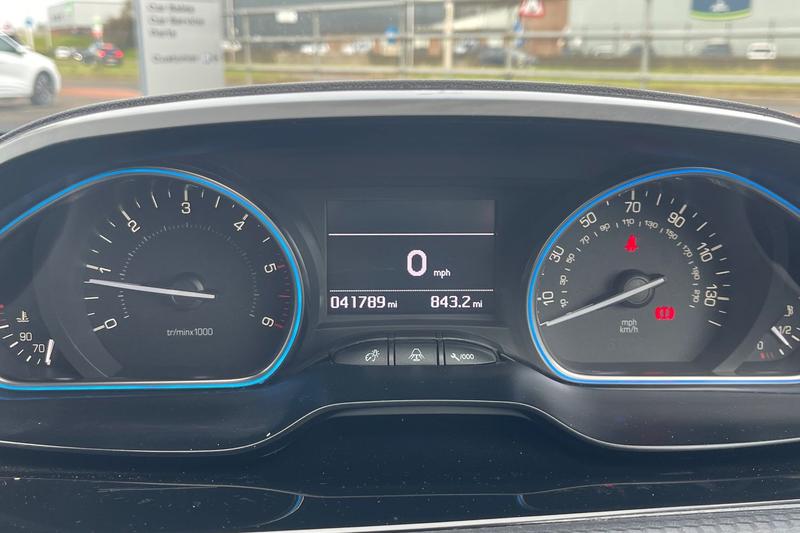 Used Peugeot 2008 2017 for sale - 77529113: Photo 13