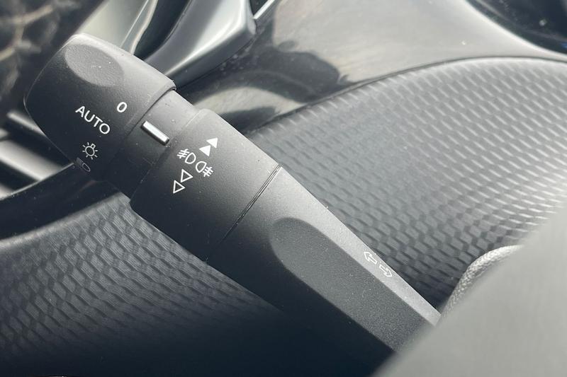 Used Peugeot 2008 2017 for sale - 77529113: Photo 14