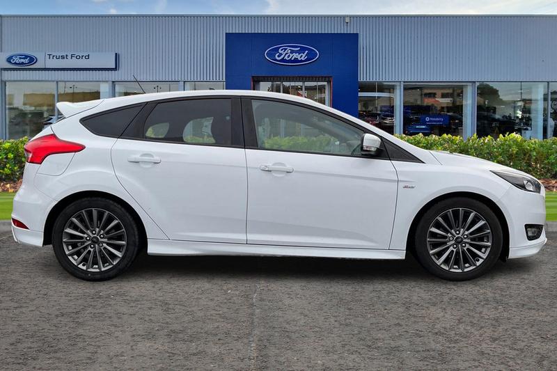 Used Ford Focus 2018 for sale - 77176399: Photo 3