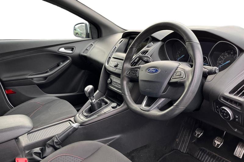 Used Ford Focus 2018 for sale - 77176399: Photo 9