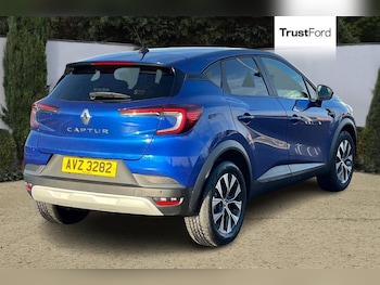 Used Renault Captur 2022 for sale - 77152082: Photo