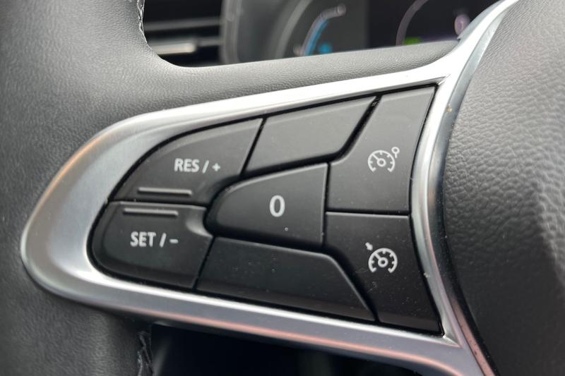 Used Renault Clio 2023 for sale - 78144860: Photo 32