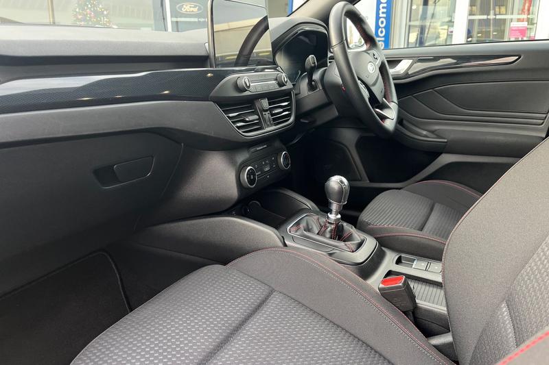 Used Ford Focus 2019 for sale - 76653448: Photo 18