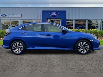 Used Honda Civic 2018 for sale - 76234777: Photo 3