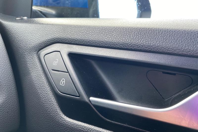 Used Volkswagen T-Roc 2023 for sale - 77840812: Photo 30