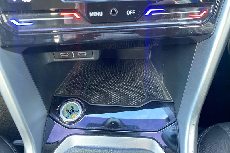 Used Volkswagen T-Roc 2023 for sale - 77840812: Photo 35