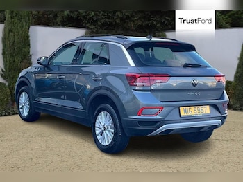 Used Volkswagen T-Roc 2022 for sale - 77225821: Photo