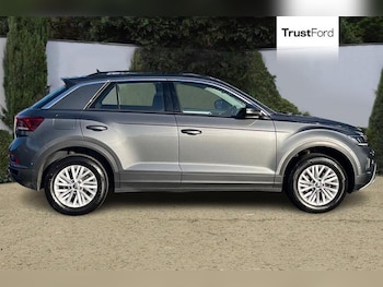 Used Volkswagen T-Roc 2022 for sale - 77225821: Photo