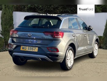 Used Volkswagen T-Roc 2022 for sale - 77225821: Photo