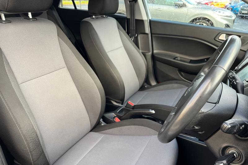 Used Hyundai i20 2019 for sale - 76634780: Photo 17