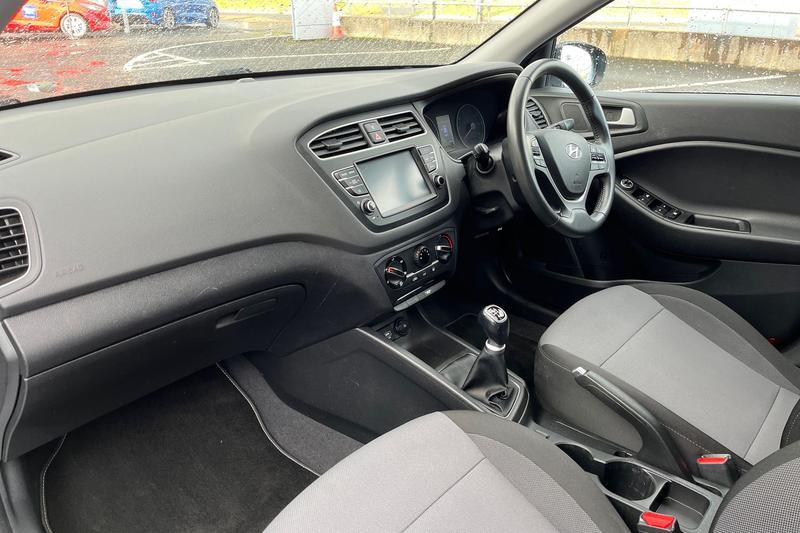 Used Hyundai i20 2019 for sale - 76634780: Photo 18