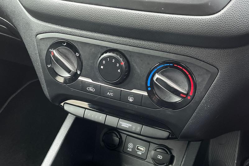 Used Hyundai i20 2019 for sale - 76634780: Photo 28