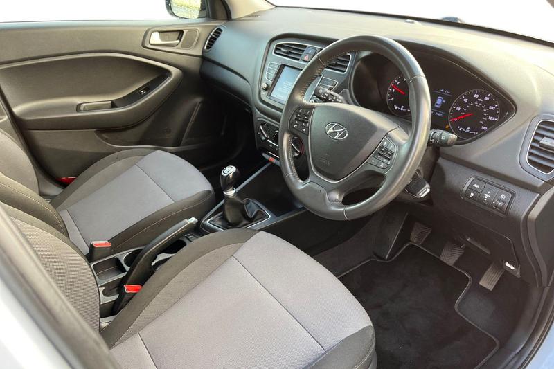 Used Hyundai i20 2019 for sale - 76634780: Photo 9