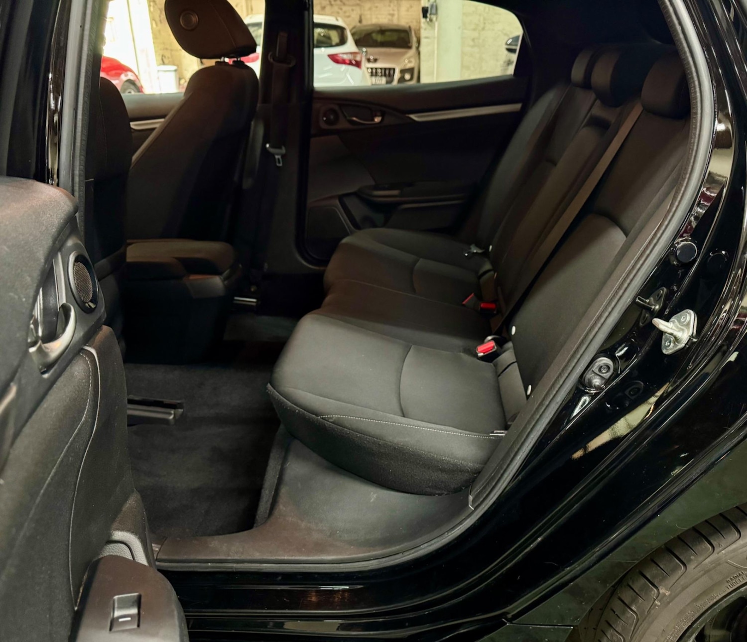 Used Honda Civic 2018 for sale - 76690886: Photo 18