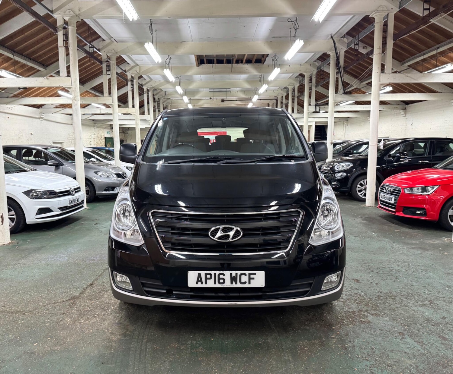 Used Hyundai i800 2016 for sale - 77373127: Photo 3