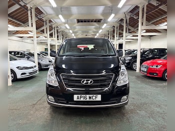 Used Hyundai i800 2016 for sale - 77373127: Photo