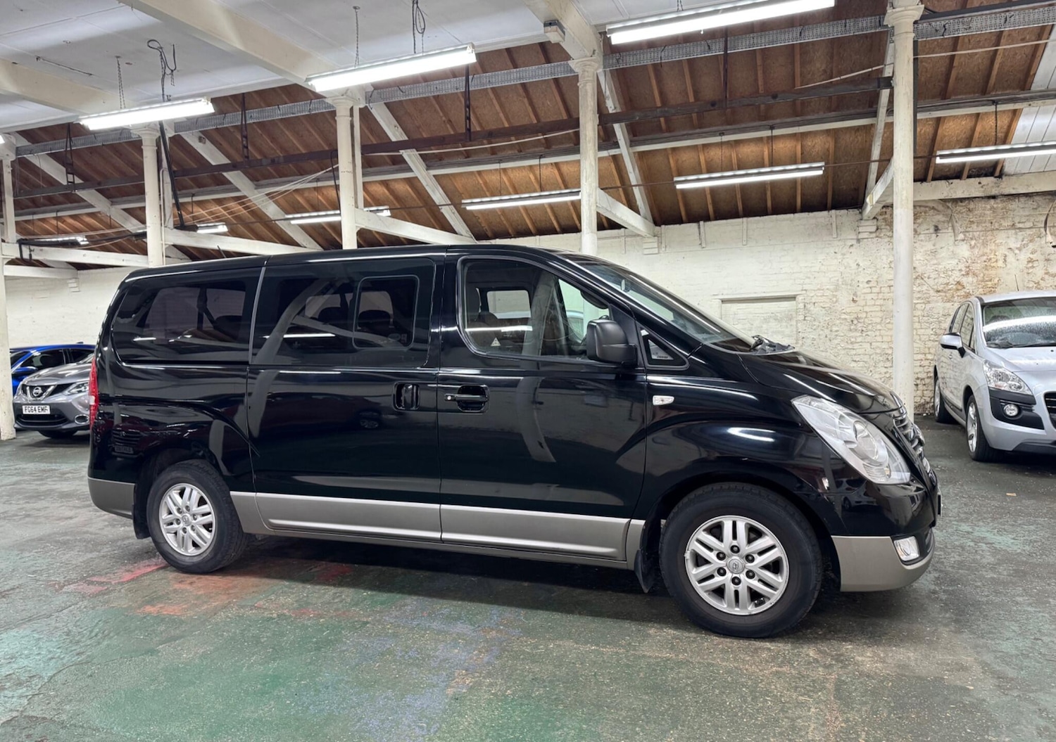 Used Hyundai i800 2016 for sale - 77373127: Photo 9