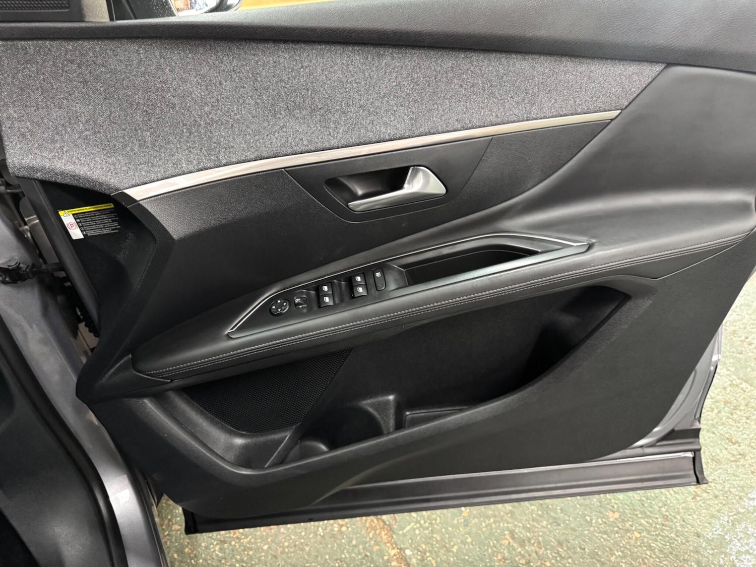 Used Peugeot 5008 2018 for sale - 76690915: Photo 21