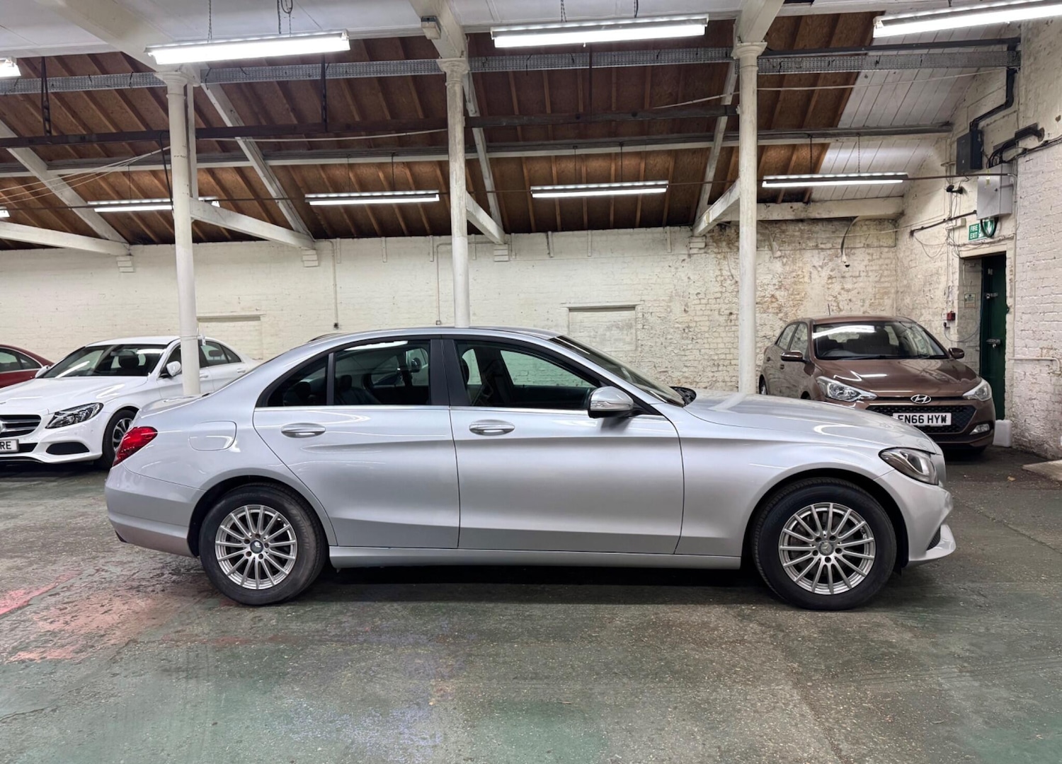 Used Mercedes-Benz C Class 2015 for sale - 78036877: Photo 10