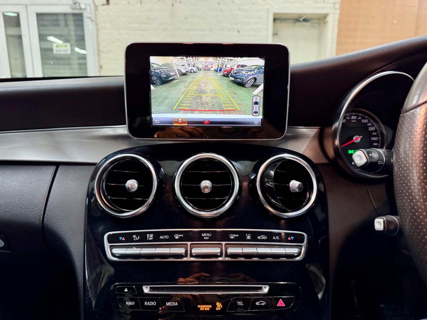 Used Mercedes-Benz C Class 2015 for sale - 78036877: Photo 18