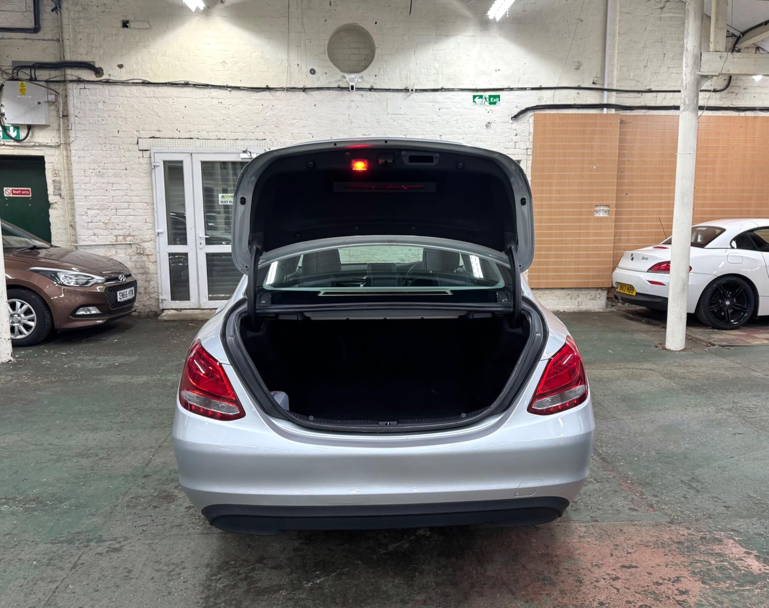 Used Mercedes-Benz C Class 2015 for sale - 78036877: Photo 8