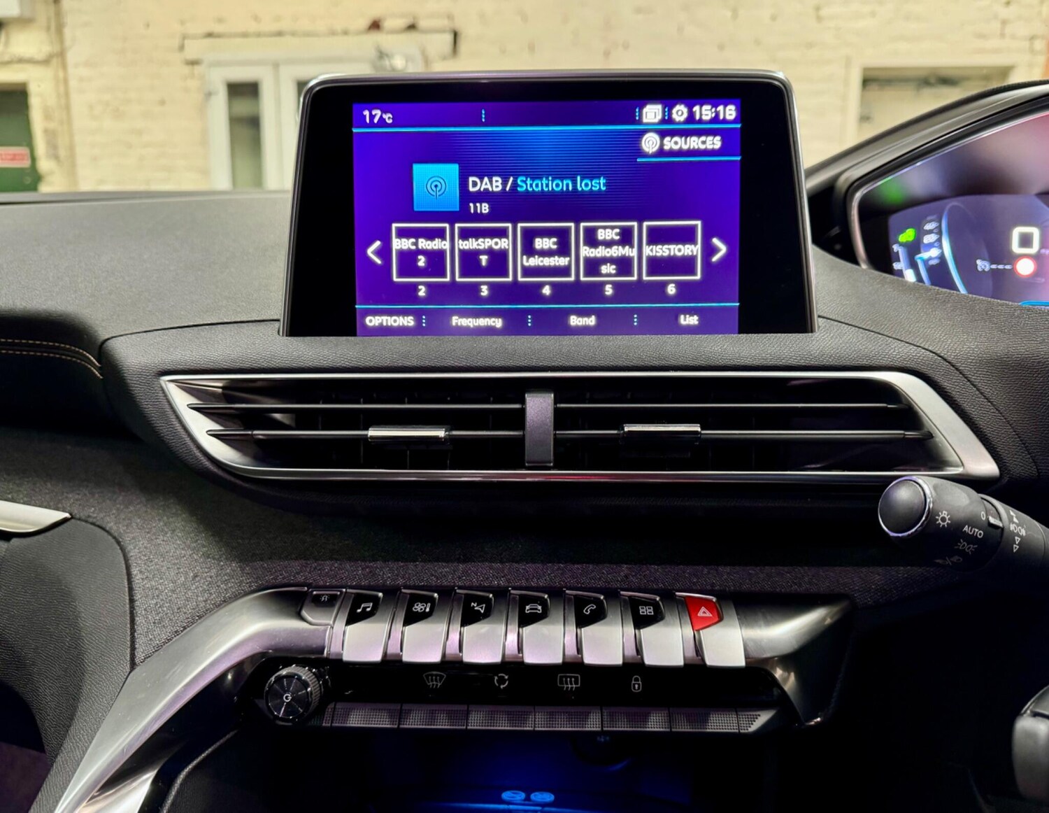 Used Peugeot 3008 2018 for sale - 76690905: Photo 13