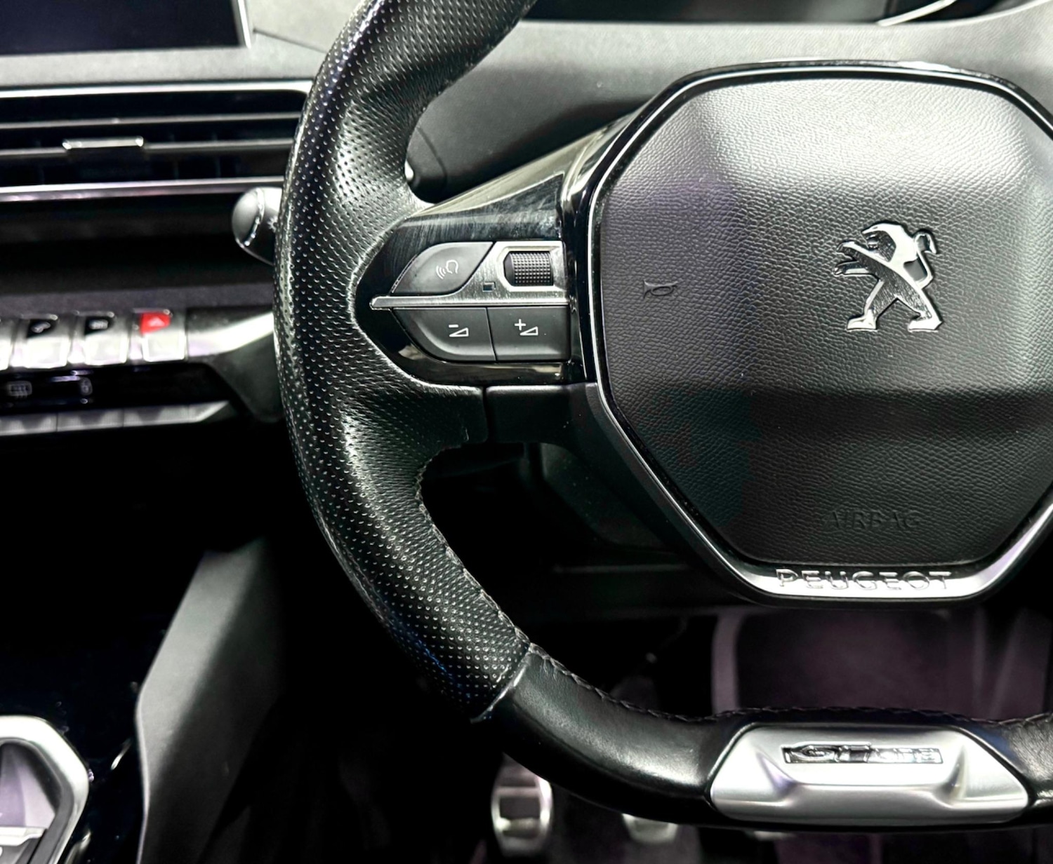 Used Peugeot 3008 2018 for sale - 76690905: Photo 17