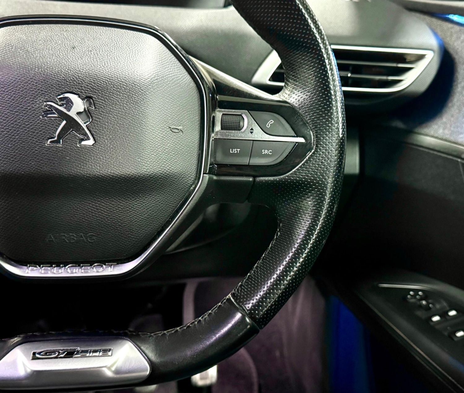 Used Peugeot 3008 2018 for sale - 76690905: Photo 18