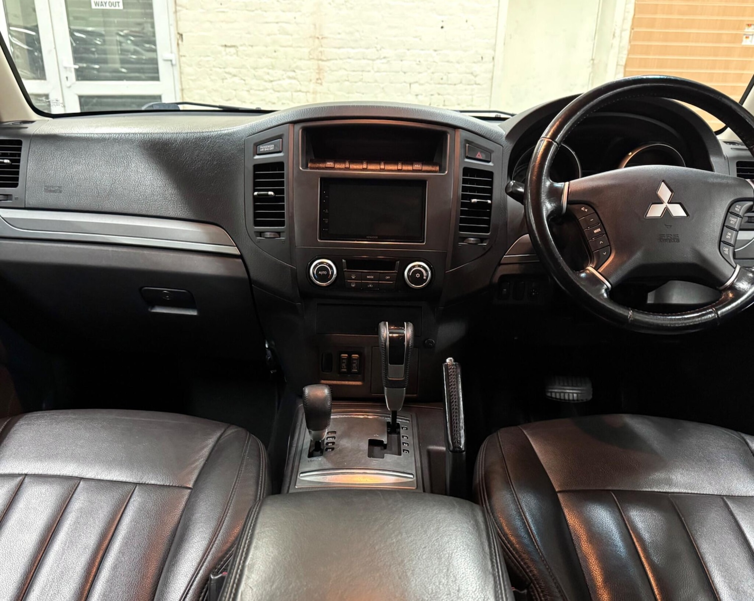 Used Mitsubishi Shogun 2014 for sale - 77890604: Photo 14