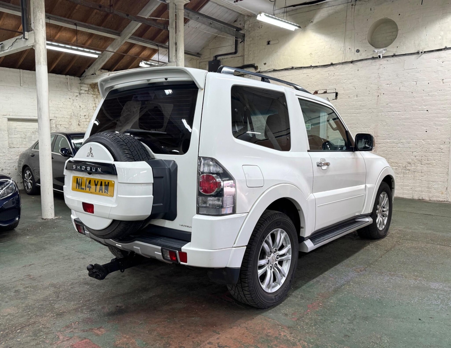 Used Mitsubishi Shogun 2014 for sale - 77890604: Photo 9