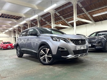 Used Peugeot 5008 2017 for sale - 76957653: Photo