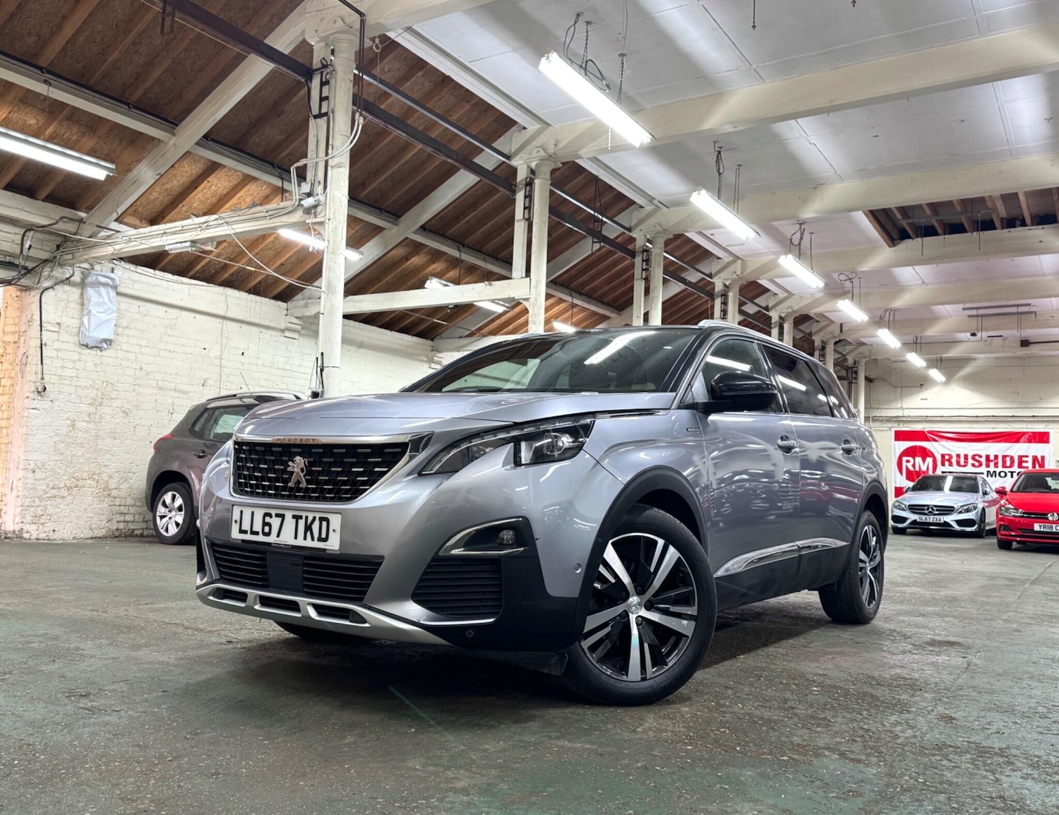 Used Peugeot 5008 2017 for sale - 76957653: Photo 2