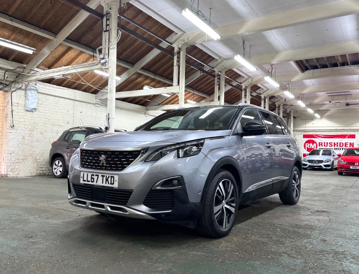 Used Peugeot 5008 2017 for sale - 76957653: Photo 4