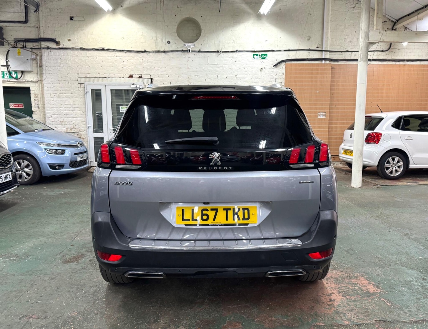 Used Peugeot 5008 2017 for sale - 76957653: Photo 7