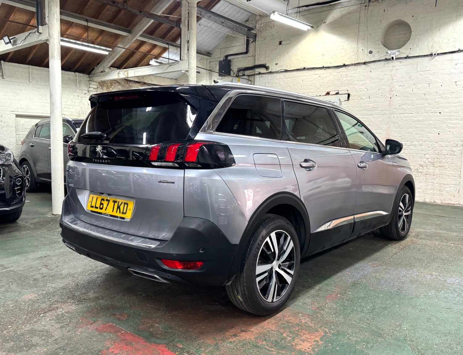 Used Peugeot 5008 2017 for sale - 76957653: Photo 9