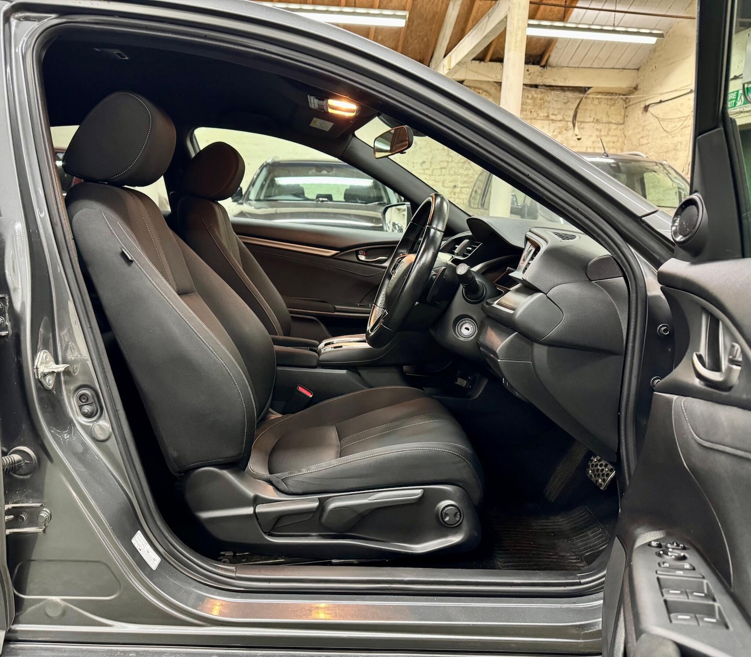 Used Honda Civic 2019 for sale - 76690896: Photo 16