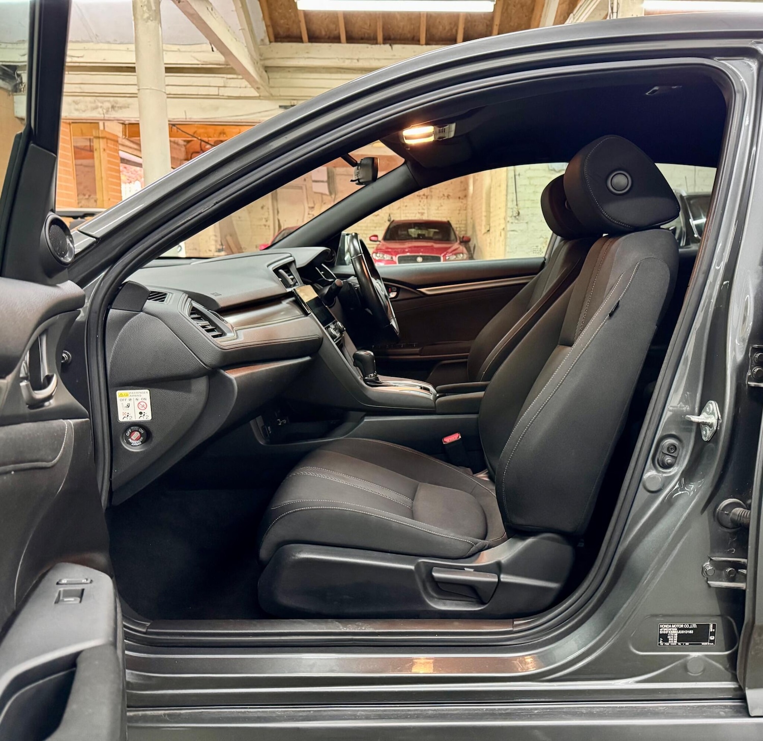 Used Honda Civic 2019 for sale - 76690896: Photo 17