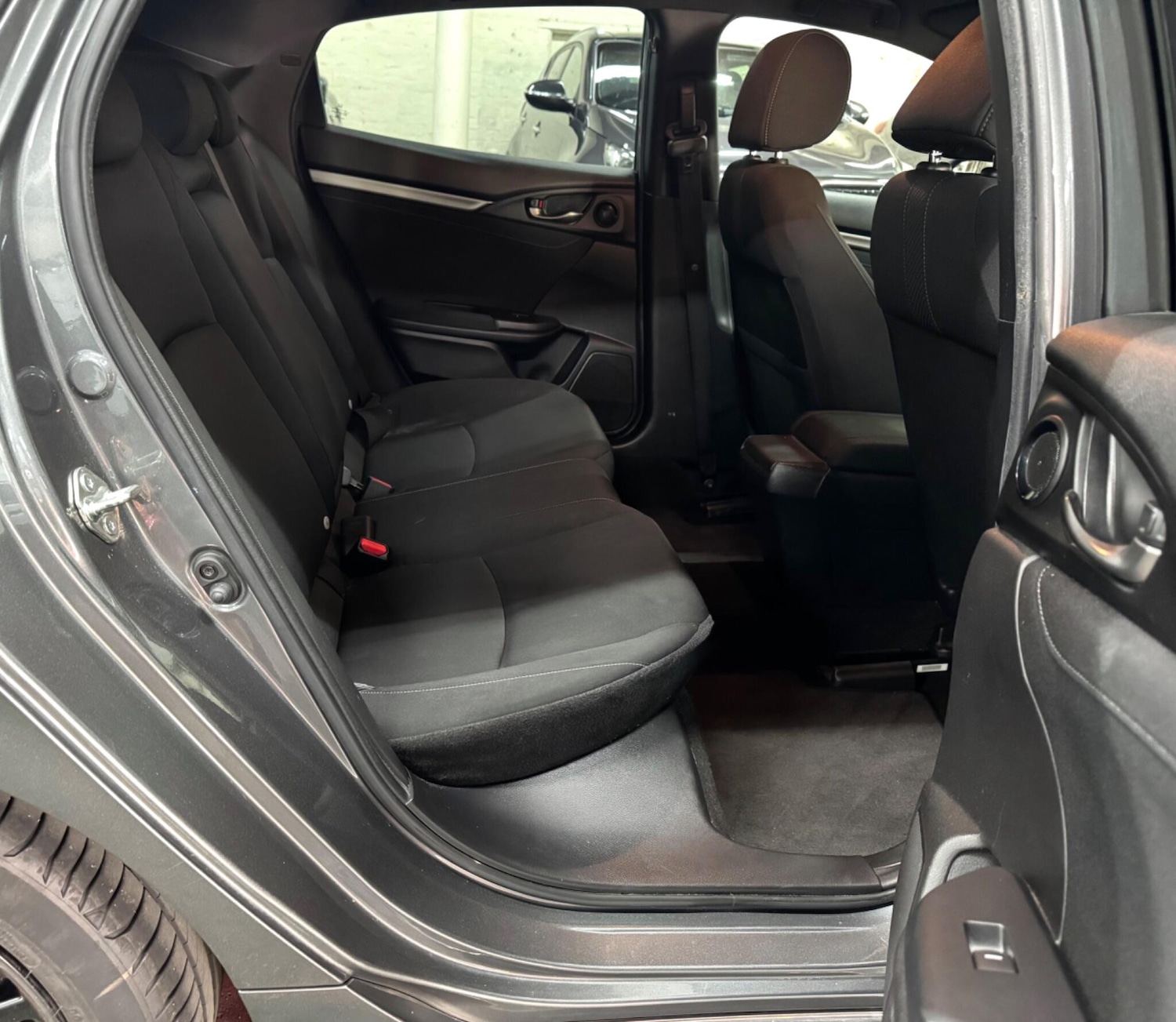 Used Honda Civic 2019 for sale - 76690896: Photo 18