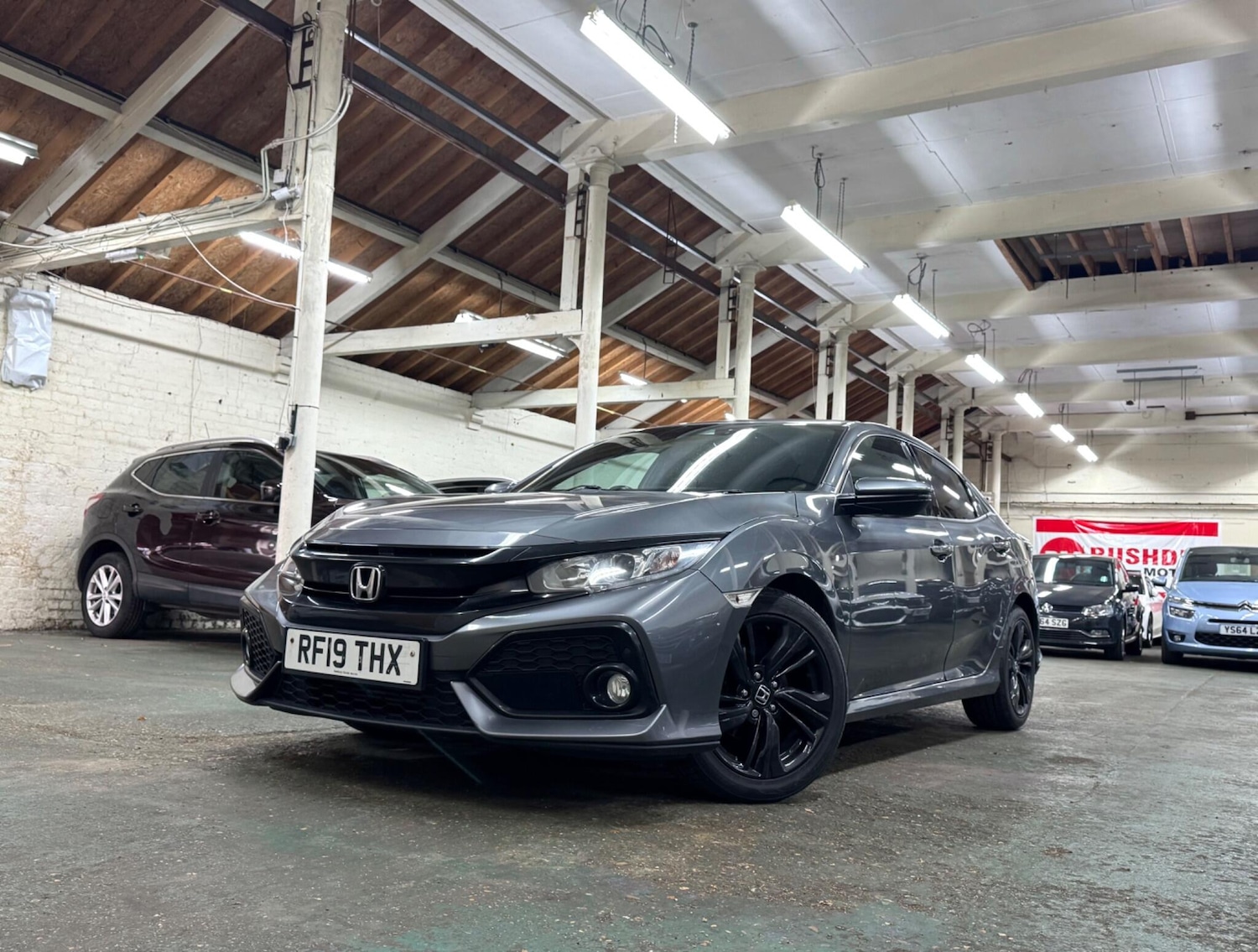 Used Honda Civic 2019 for sale - 76690896: Photo 2