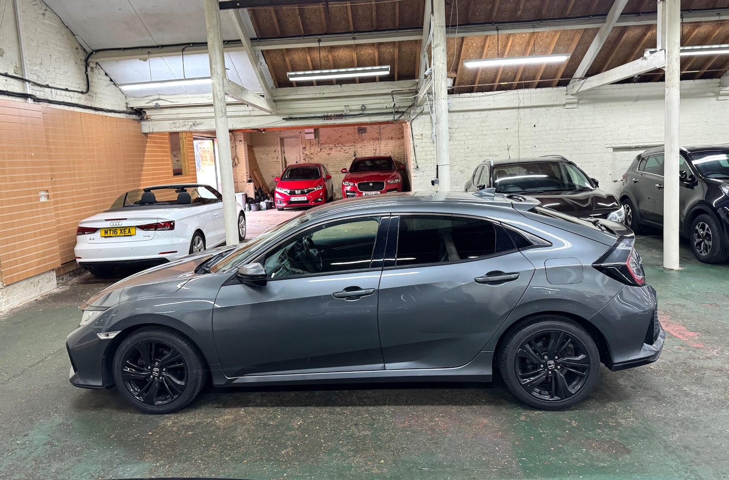 Used Honda Civic 2019 for sale - 76690896: Photo 5