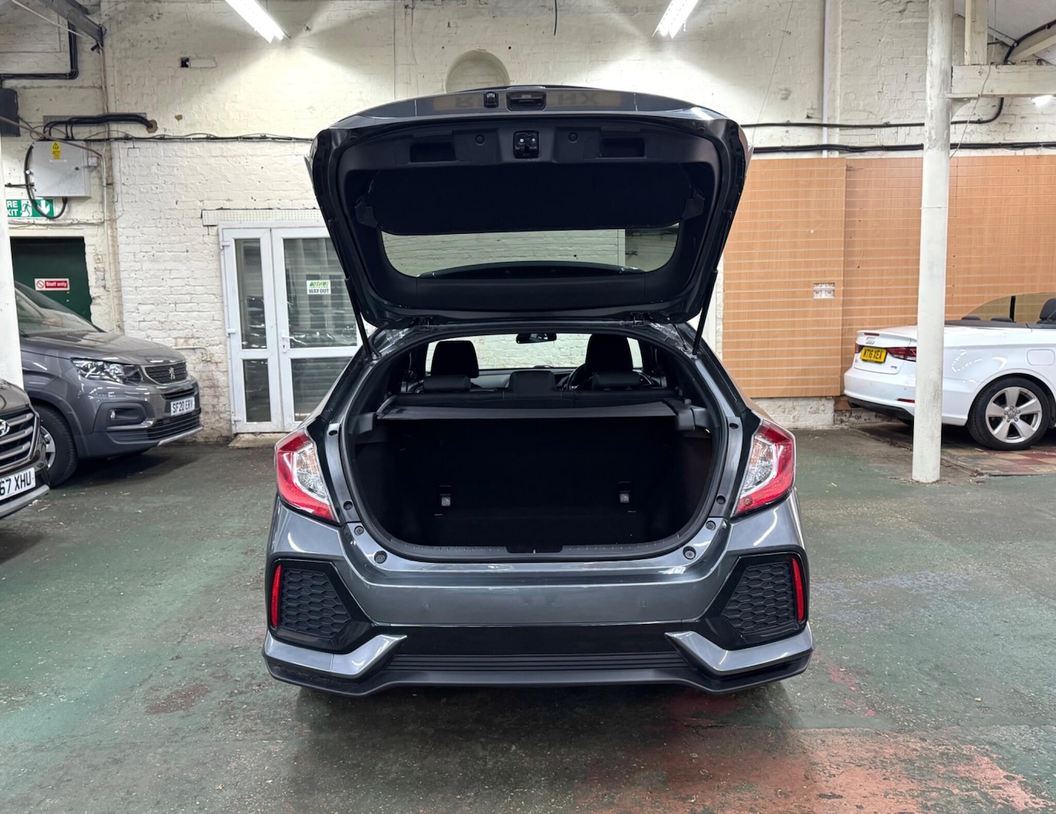 Used Honda Civic 2019 for sale - 76690896: Photo 8