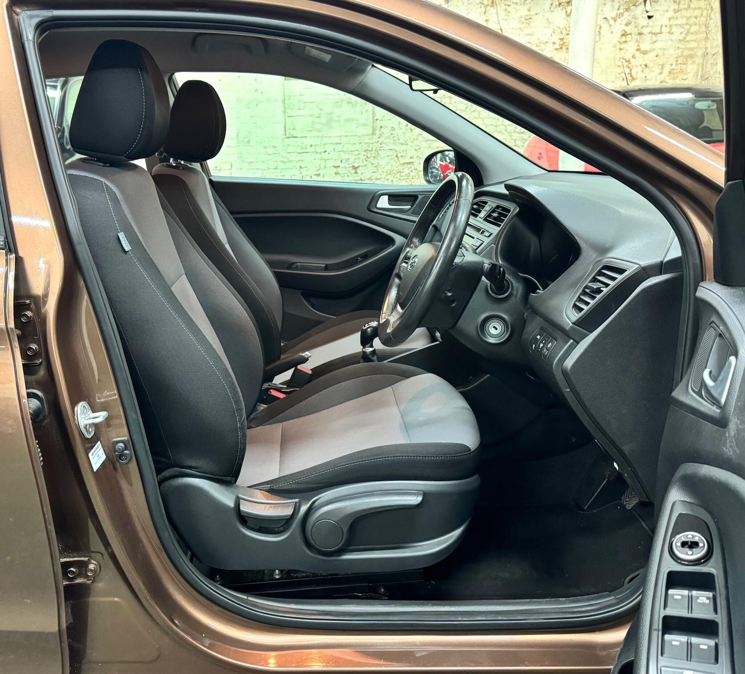 Used Hyundai i20 2017 for sale - 77262834: Photo 15