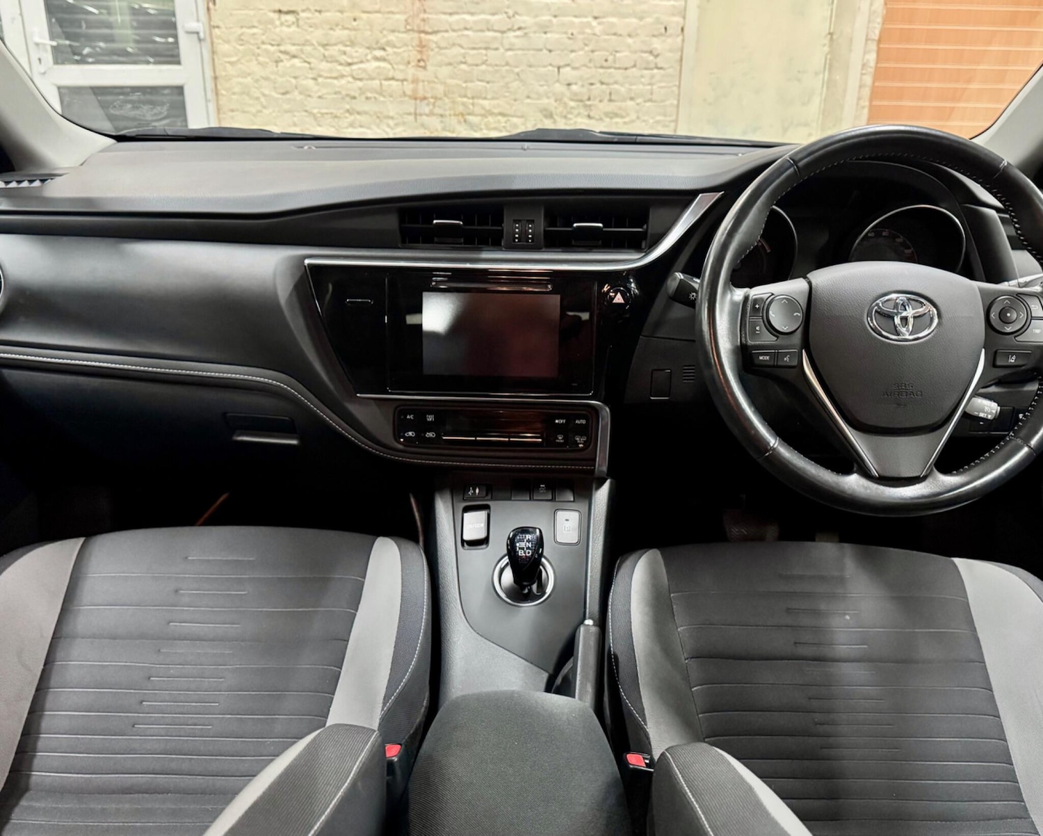 Used Toyota Auris 2018 for sale - 76690907: Photo 14